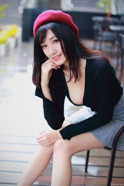 美女热吻